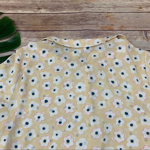 Modcloth floral peter pan collar button up top - Picture 11 of 12